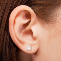 Diamond Stud Earring