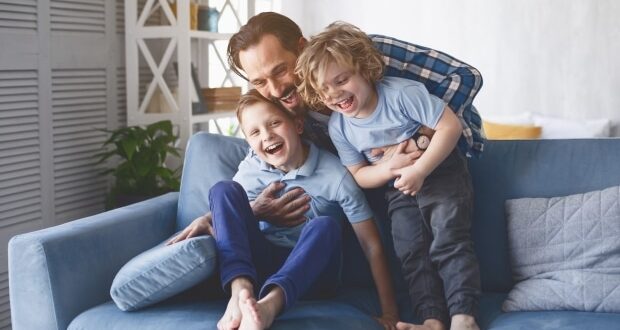 How to thrive as a new stepdad - stepdad playing with his stepkids